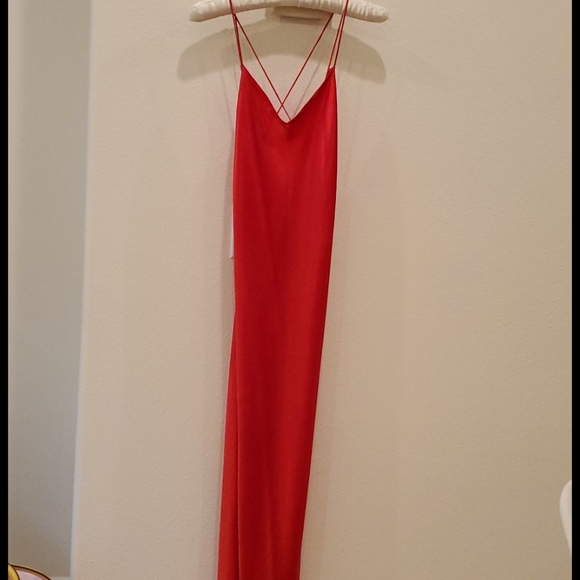 Red Dress💃 - Picture 3 of 3